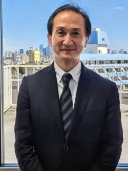 中納治久先生